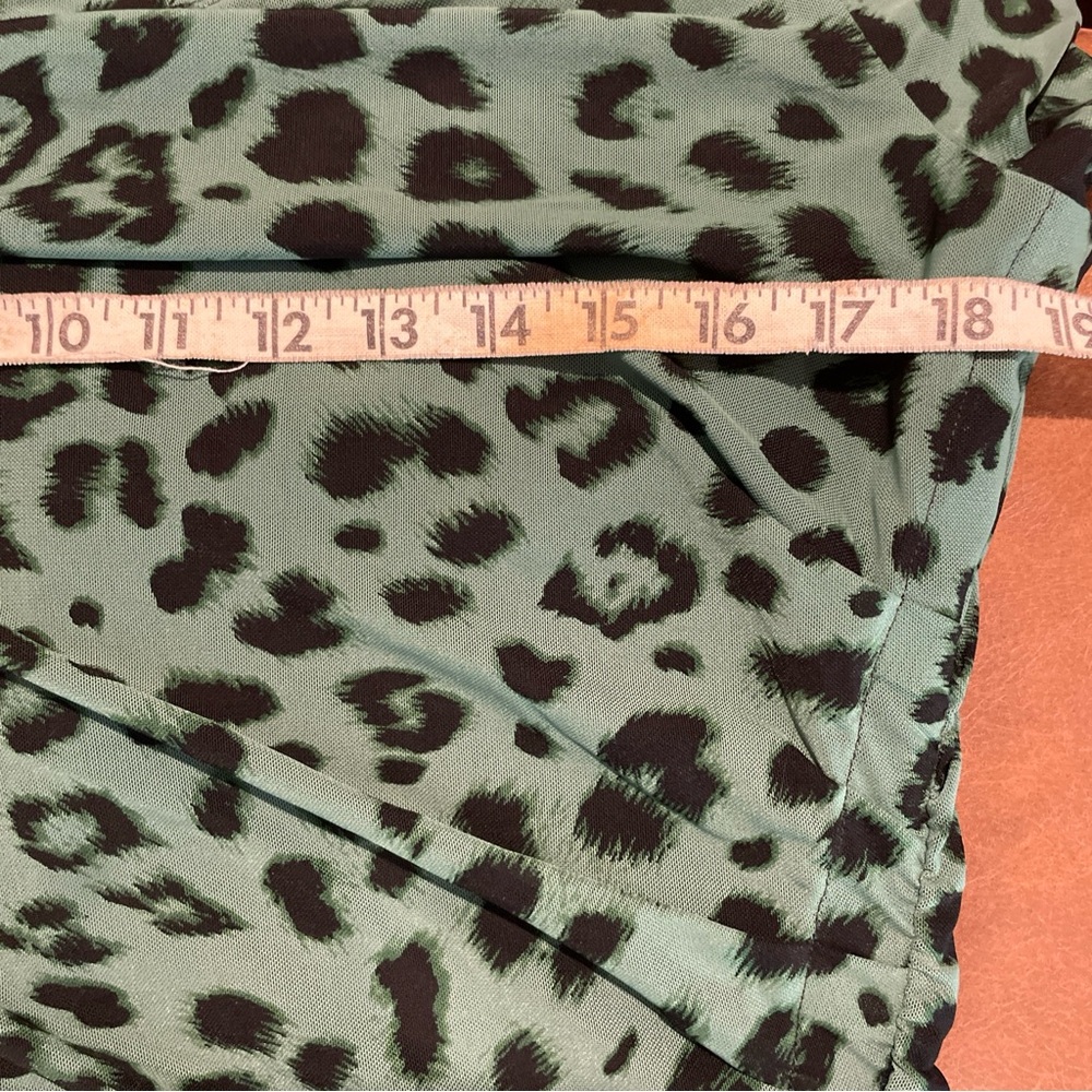 Cabi quest dress, reversible, fall 2024, size medium - Picture 6 of 8